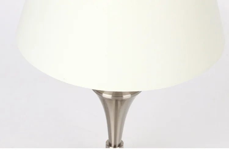 Elegant Vintage Table Lamp – Classic Design for Home & Office