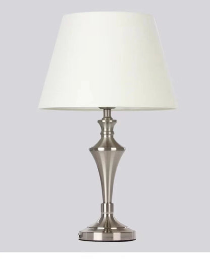 Elegant Vintage Table Lamp – Classic Design for Home & Office