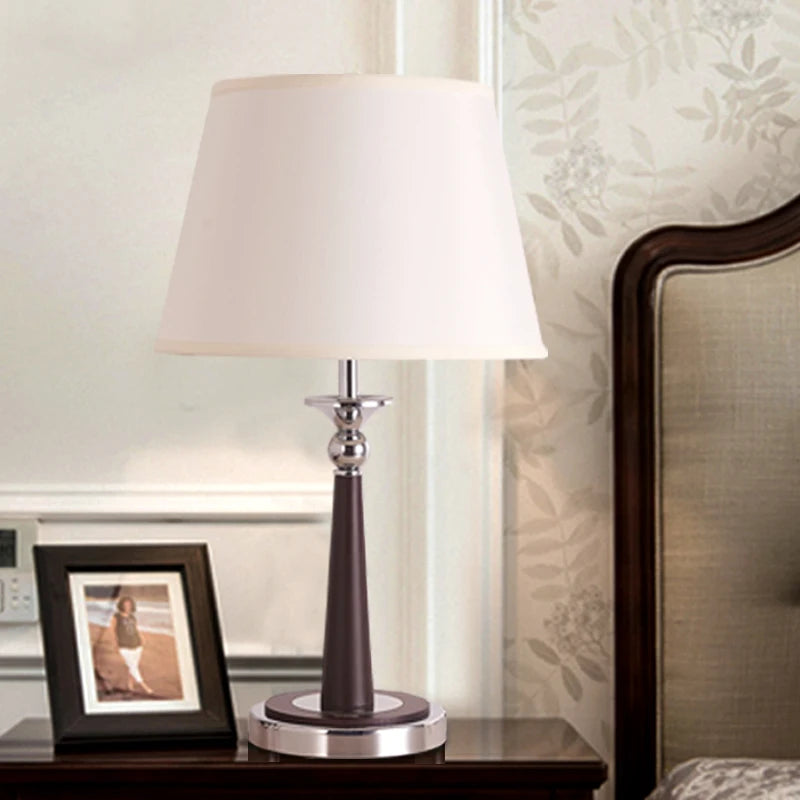 Modern Classic Table Lamp – Elegant Wooden & Metal Base